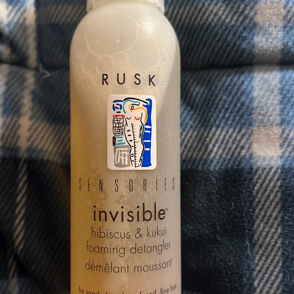 Rusk Invisible Foam Detangler. 4 ounces - Picture 2 of 3